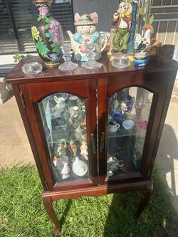 Curio cabinet