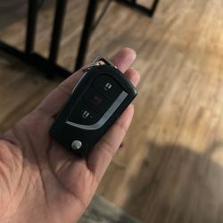 Used OEM Toyota Camry smart key fob. NOT programmed. Buyer must program to their vehicle.