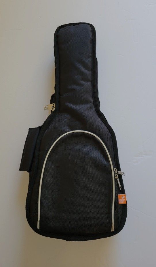 Padded Ukulele Gig Bag. Soprano Size With Handle And Adjustable Shoulder Strap.