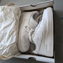Nike Air Force 1 White 7.5 Woman 