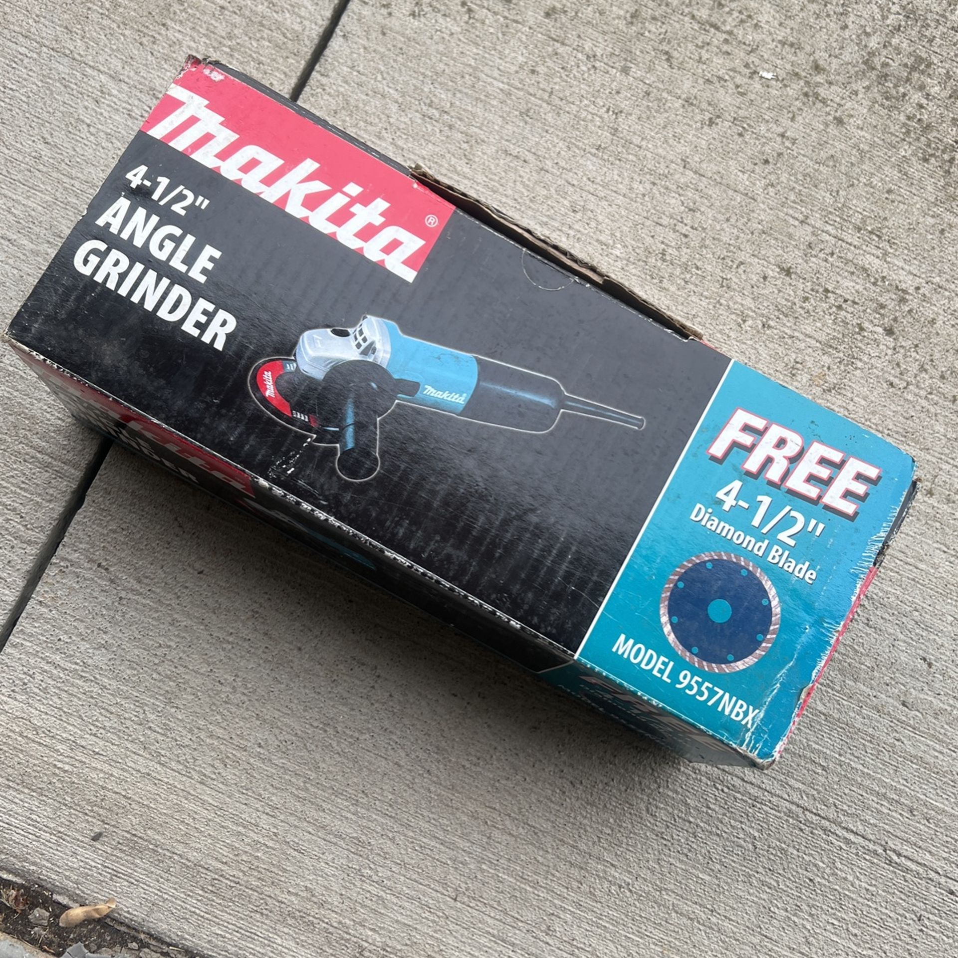 New In Box Makita 9557NBX 4 1/2" Wheel Angle Grinder