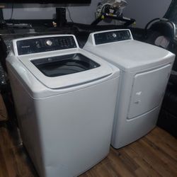 LAVADORA Y SECADORA 