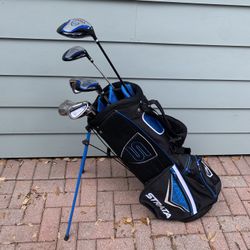Clean! Callaway Strata golf club set. Mens set right handed with matching golf bag
