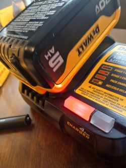 20v Dewalt battery 5.Ah and charge 4 Ah