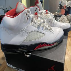 Air Jordan Fire Red 5’s  Size : 11