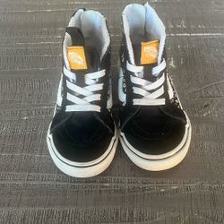 Toddler Girl high top converse