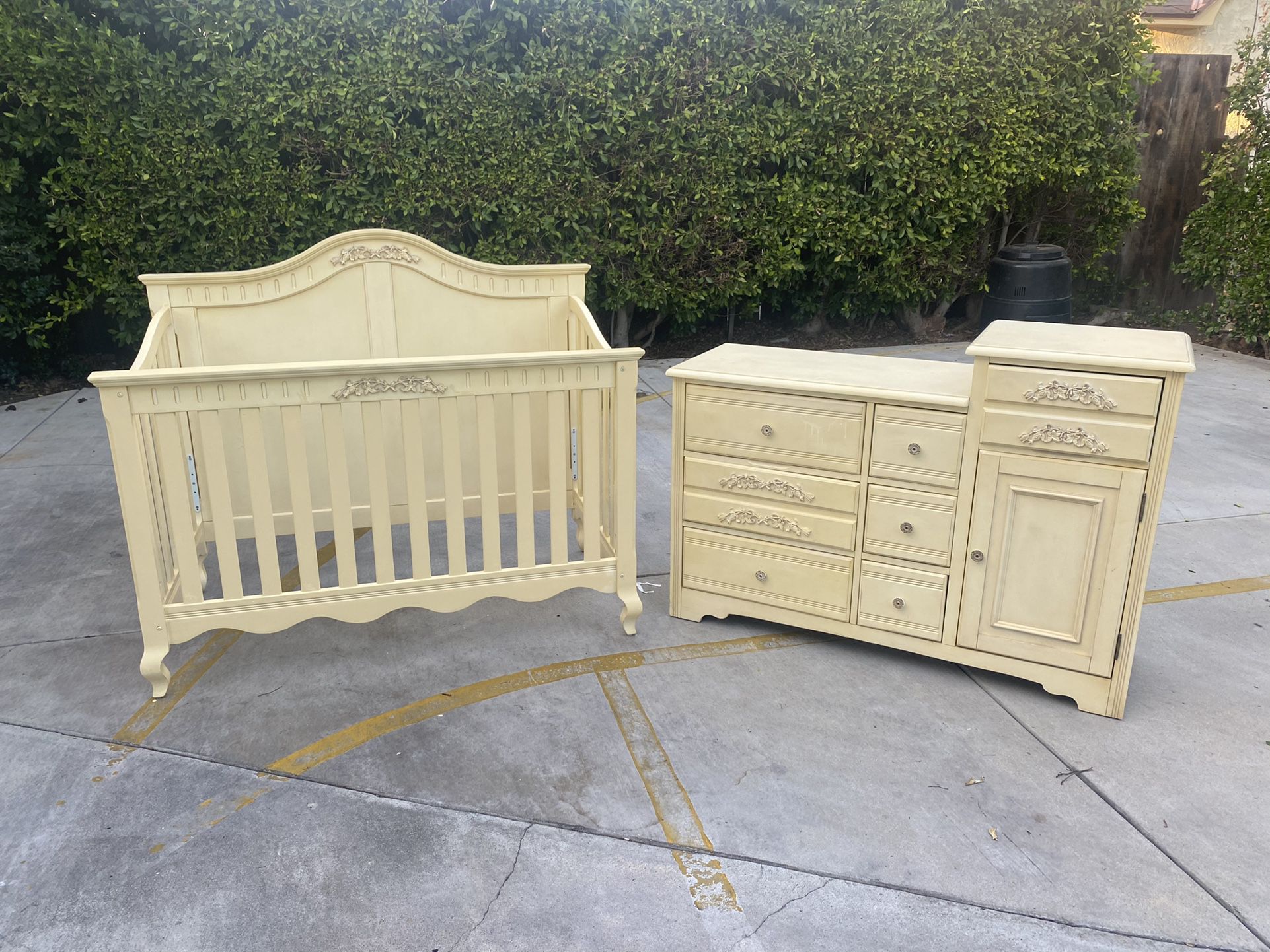 Convertible Crib to Full with Armoire and 2 Changing Tables
