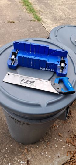 Miter saw and miter box