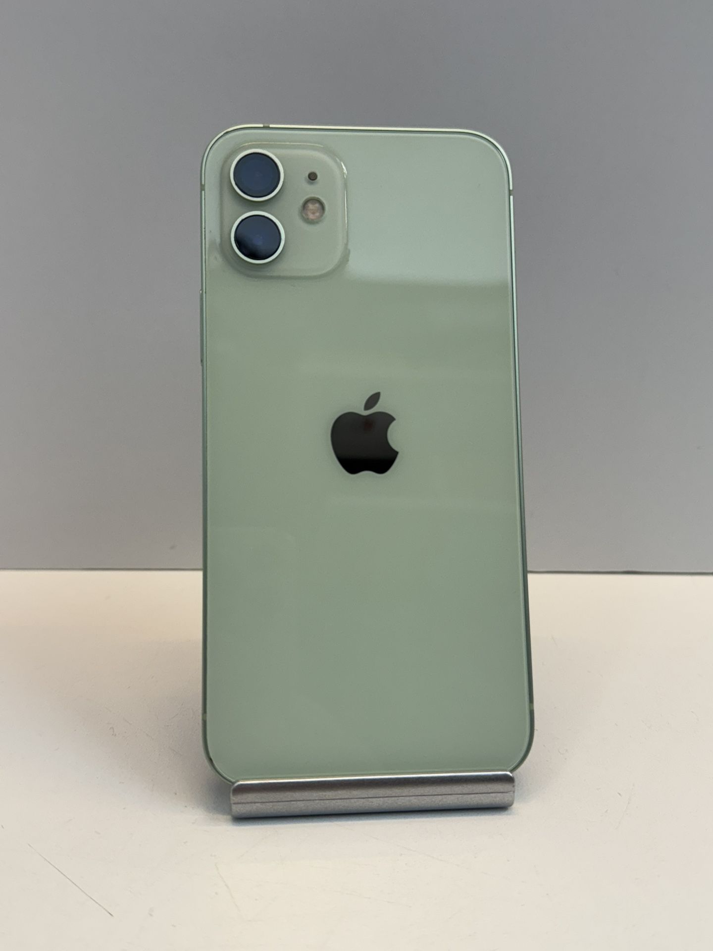 Apple iPhone 12 128gb. ( Unlocked Cellphone )