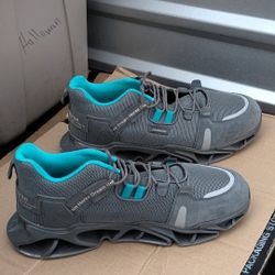 Brand new, never-worn Dream Horse industrial safety shoes (US Size 14)