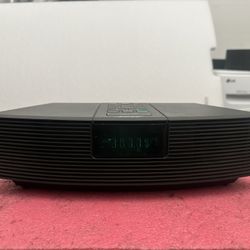 BOSE WAVE RADIO AWR1-1W AM/FM RADIO/ ALARM WITH AUX INPUT