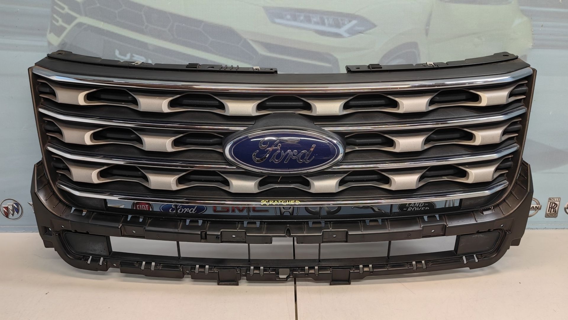 2016-2017 FORD EXPLORER GRILLE