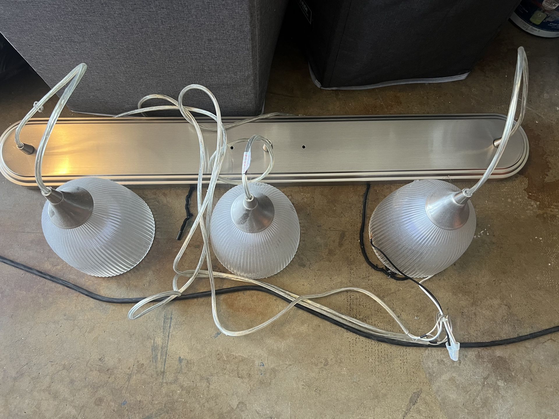 3 Pendant lights