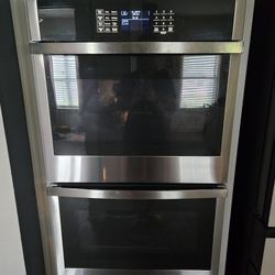 GE Built-In Double Oven - Convection & Wifi