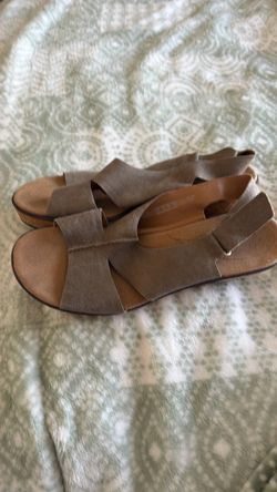 Wedge shoes. Made by Clark’s. Khaki colored. Size 91/2.