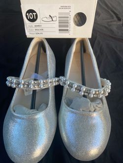 Girl beautiful princess shoes sizes  Available 9T, 10T, 11,12,13,1,2,&4.
