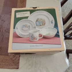 Peter Rabbit By Wedgwood 4 Piece Set 2 Plates A Bowl And Mug