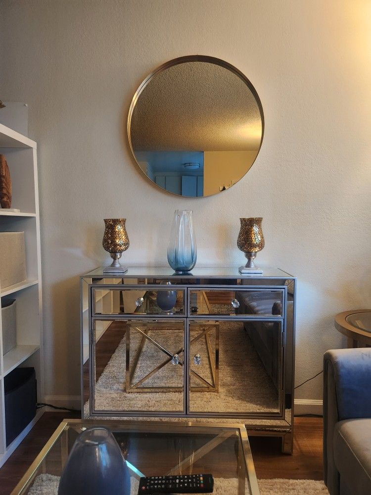 Classy CURIO CABINET WITH MIRROR!! LOOK LOOK!!