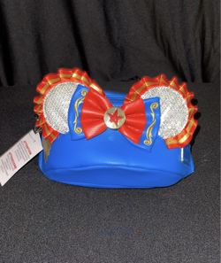 Minnie Mouse Main Attraction Hip Bag