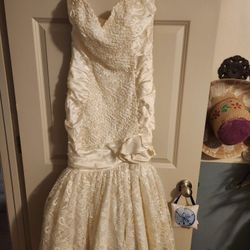 Pretty Dress,  Size Is Missing But Can Be Altered.  Size Estimated 8-12 Potential Wedding,  Quinciera  Dress
