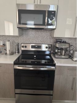 GE Stove and Microwave Oven