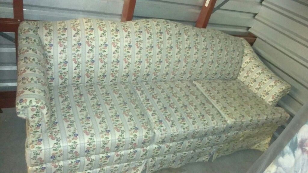 Vintage 80's floral Ethan Allen couch
