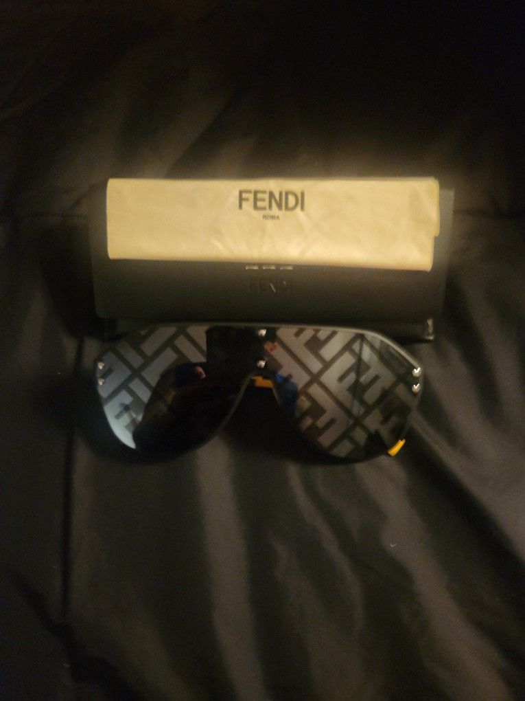 FENDI  SUN GLASSES...