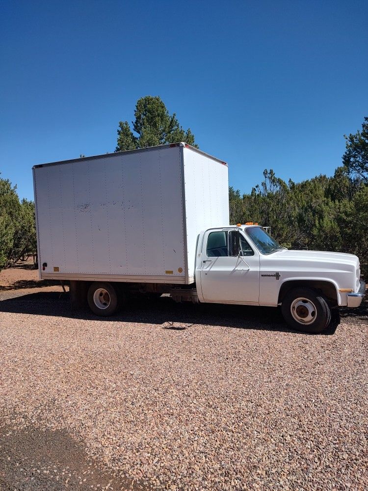 83 Chevy 3500 Box Truck