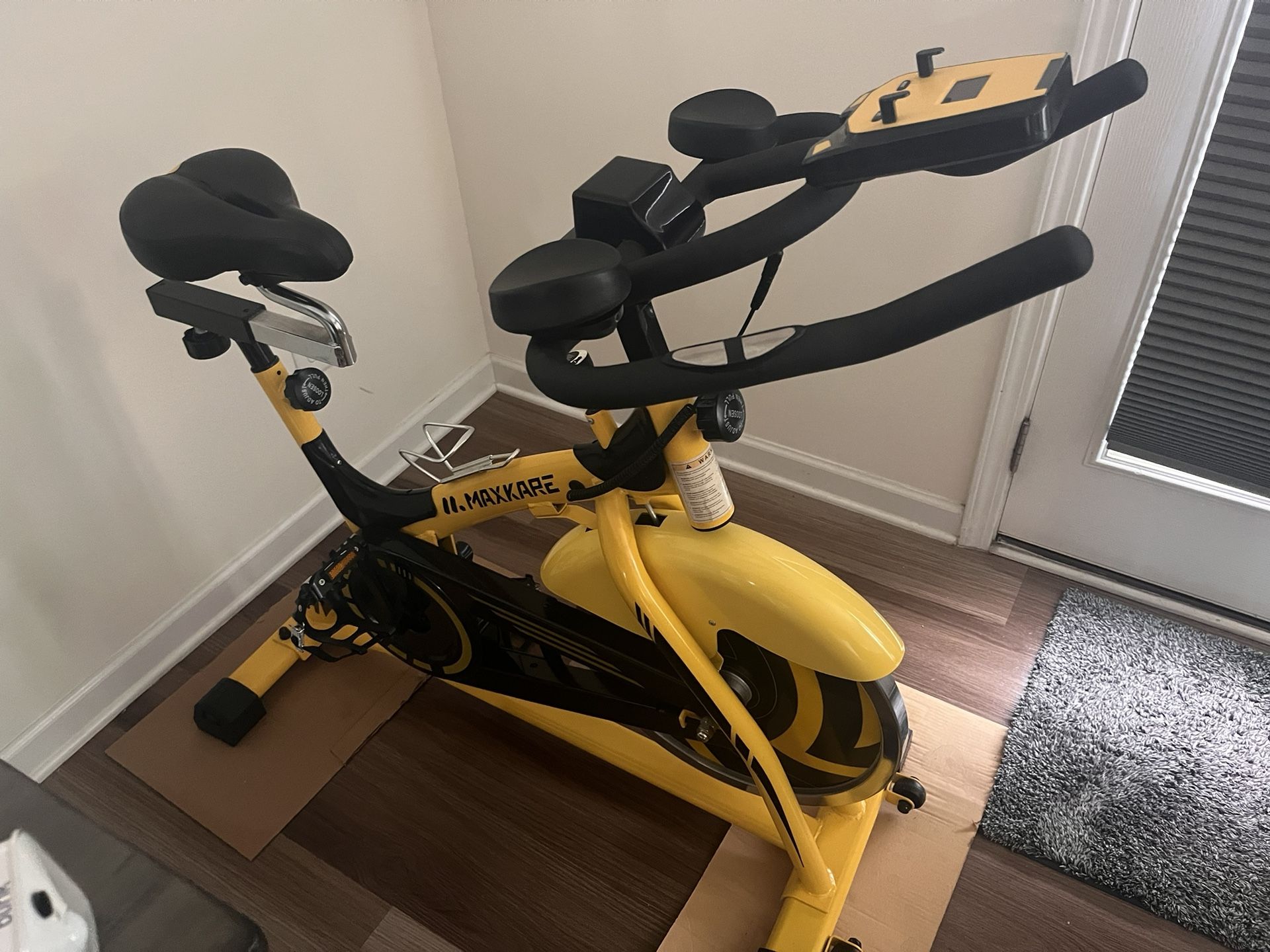 Stationary Cycling/Exercise Bike