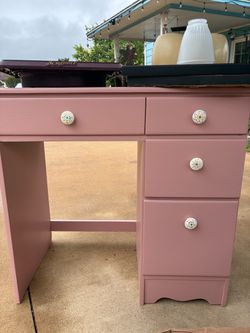 Super cute dusty rose desk