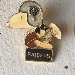 Raiders Snoopy Pin