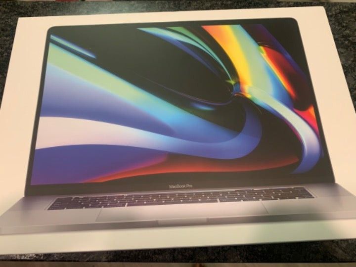 16inch MacBook Pro 16gb 512ssd