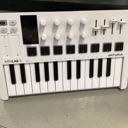 Arturia Minilab 3 MIDI Controller 