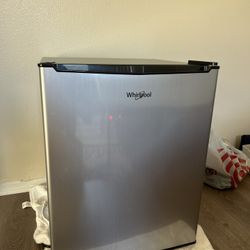 Whirlpool Mini fridge