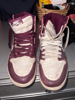Air Jordan 1 Retro High OG Bordeaux White Metallic