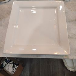 Nice White Square Plate Set