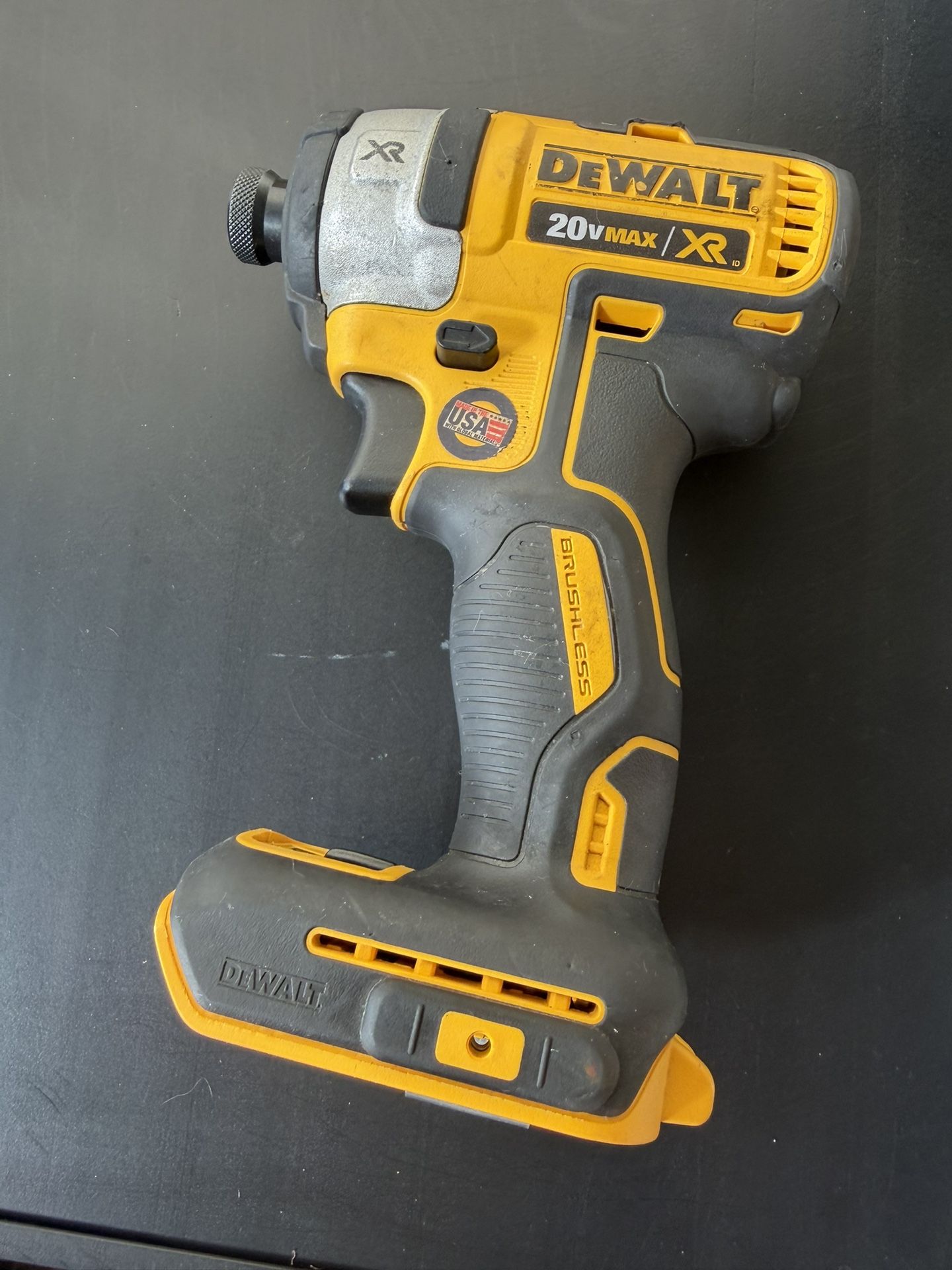 DEWALT 20 V MAX XR Impact Driver