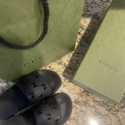 Gucci-GG slide Rubber Black 