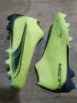 Puma ultra match+ size 8 US