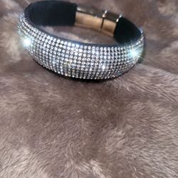 Bracelet $5