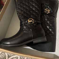 Micheal Kors Boots