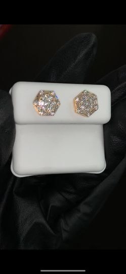 10k Gold With 0.93CT Moissanite Diamond Earring 