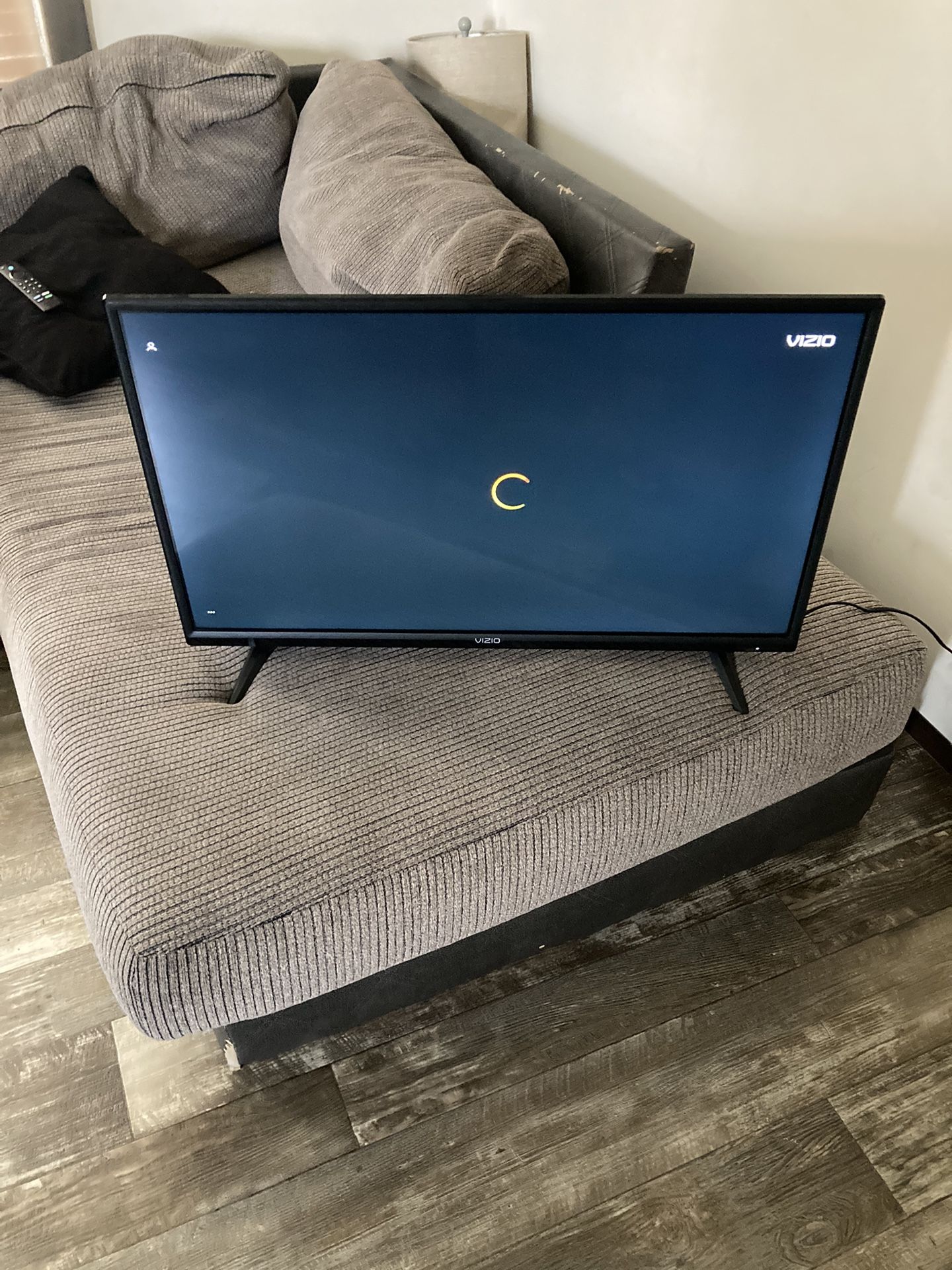 Vizio D-Series 32” Smart TV