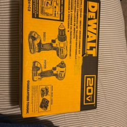 BRAND NEW DRILL/IMPACT DRIVER COMBO KIT
