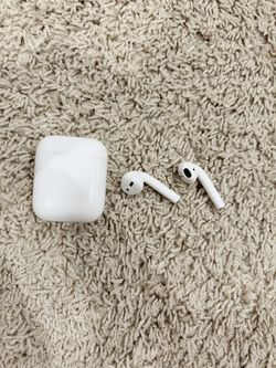 Apple AirPods (1st Generation) with Charging Case A1602 – Tested, Works Great