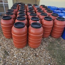 Plastic Tank 58 Gal Food Grade   Removable Lids 