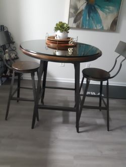 World Market Bistro Set With Glass Included In Great CONDITION ( Very Heavy)