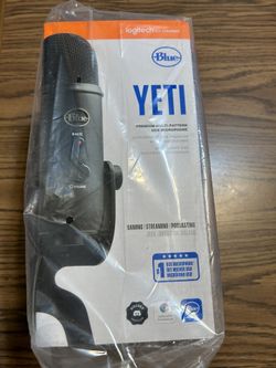 Blue Microphones - Blue Yeti Professional Multi-Pattern USB Microphone 