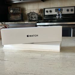 Brand New Apple Watches 44mm SE 