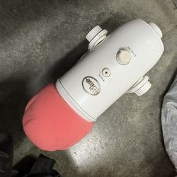 Blue Yeti USB Microphone – White Mist (Logitech G Aurora Edition)